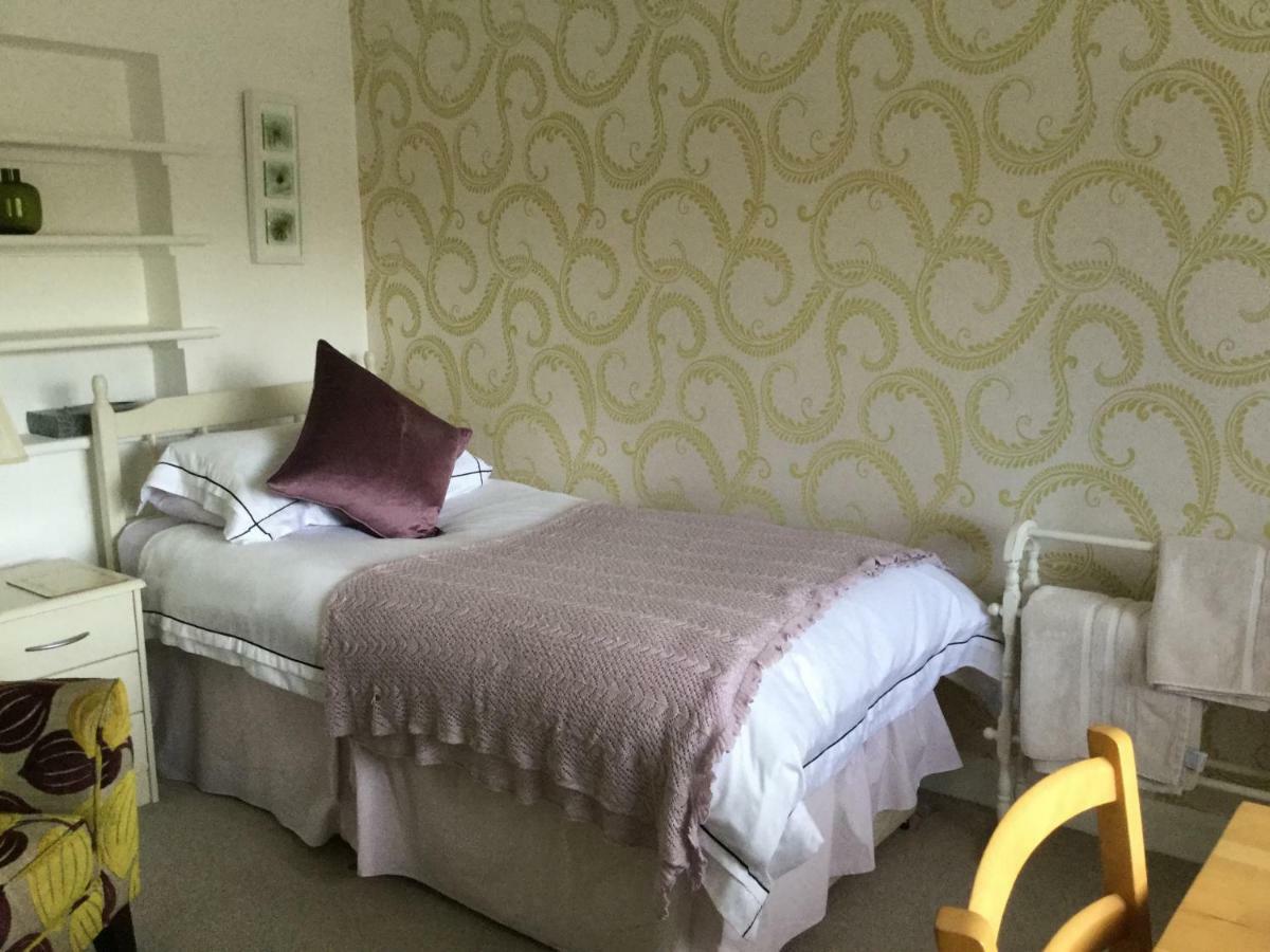 83 Hotel Aylesbury  Bagian luar foto
